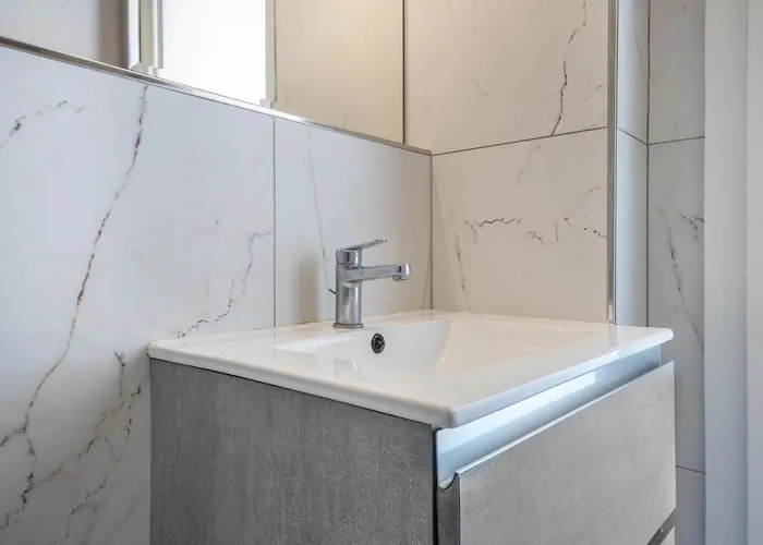 Διαμέρισμα Planet 404 *